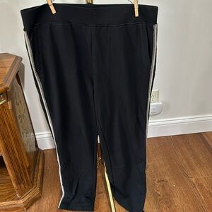 Chico’s sz 2R black pants with trim